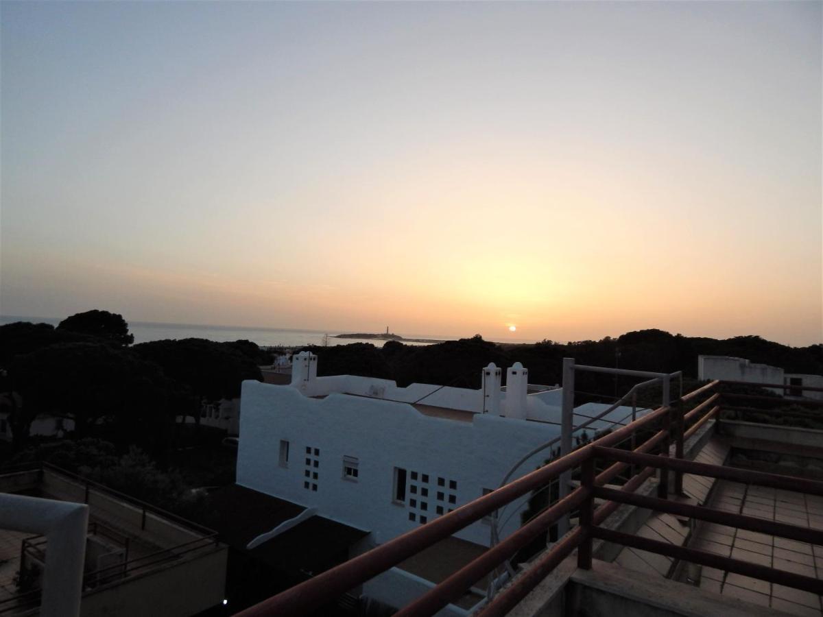 Apartamentos Inma Mayor En Primera Linea De Playa, Con Parking Y Piscina Los Canos De Meca Exterior photo