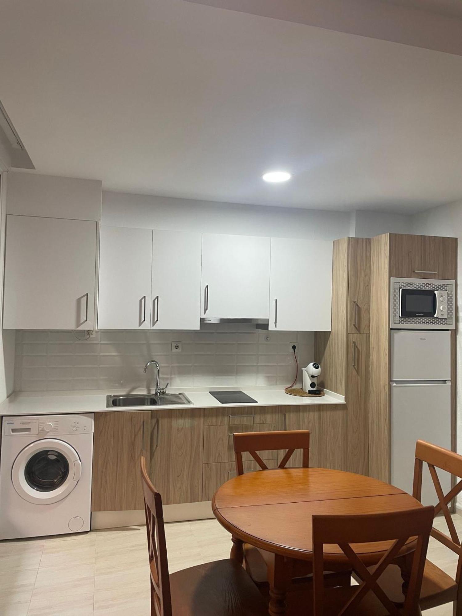 Apartamentos Inma Mayor En Primera Linea De Playa, Con Parking Y Piscina Los Canos De Meca Exterior photo